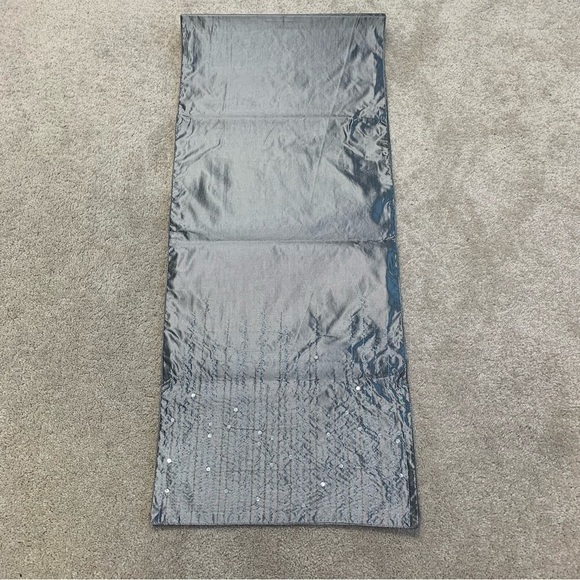 Holiday time metallic Crome silver sequin Christmas dining table runner decor - Picture 1 of 8